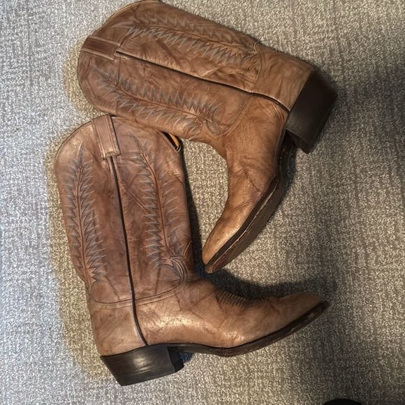 Tony Lama Brown Leather Cowboy Boots Mens 10D pointed toe feathers Western Rodeo - Picture 2 of 9